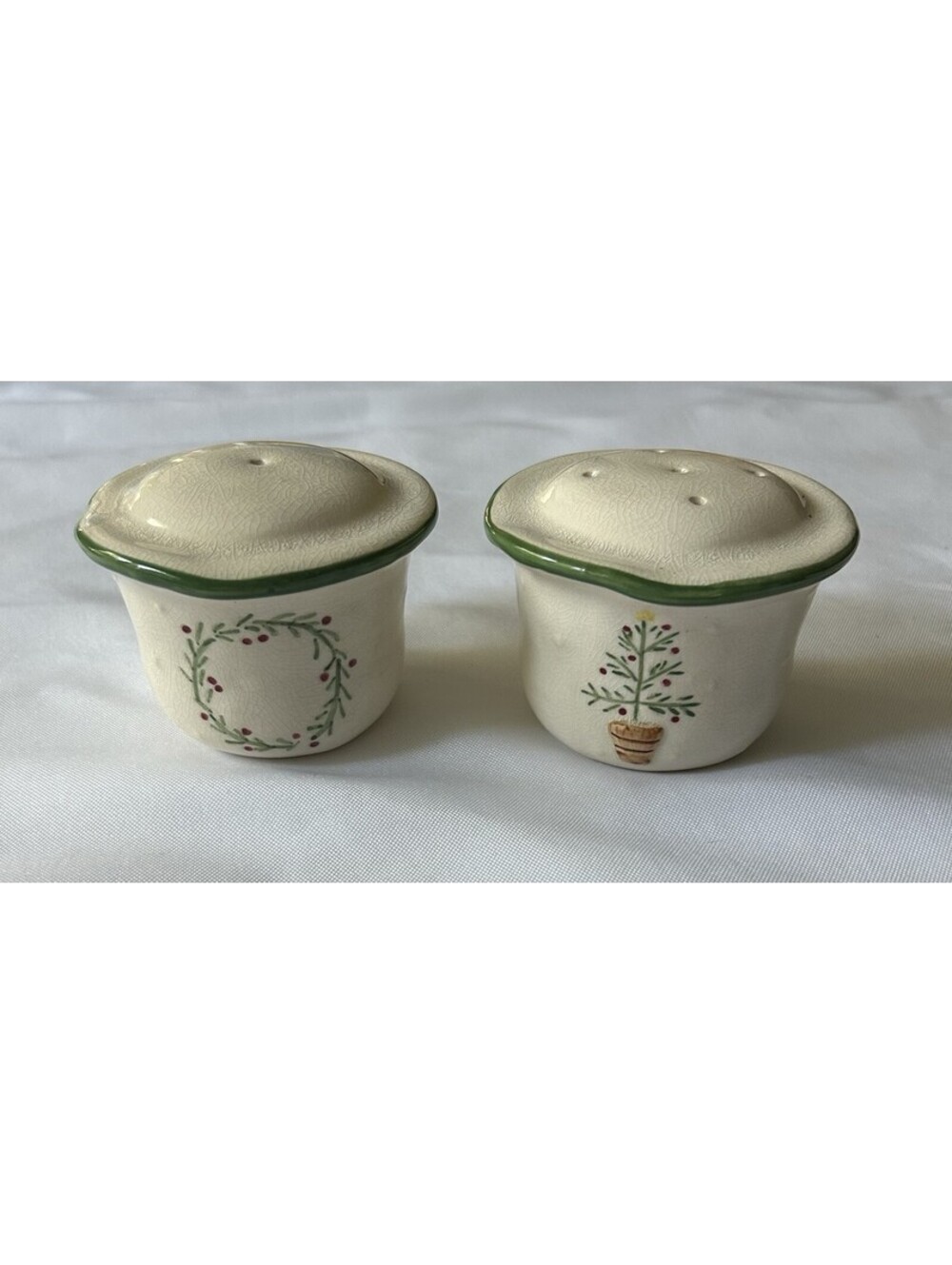 Russ Berrie Winter's Country Home Christmas Salt & Pepper Shakers Cottage Core